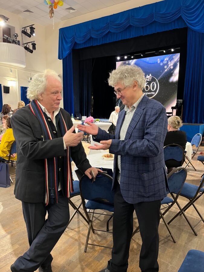 Aleksandr Part pälvis Peterburis  tänukirja.