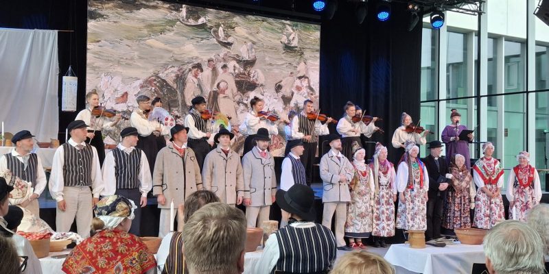 Ruhnu pulm tõi täismaja